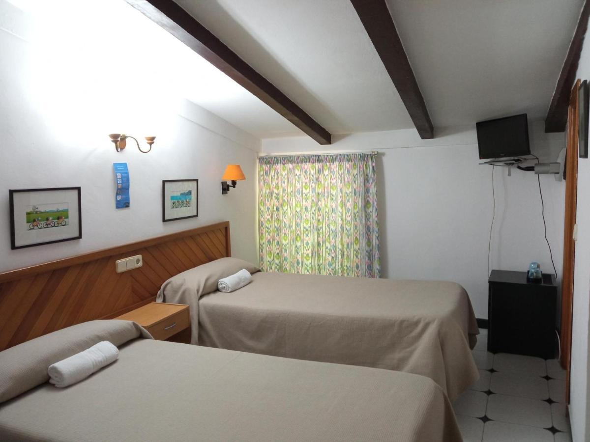 Hostal Ca'N Tiu Alaro Exterior photo