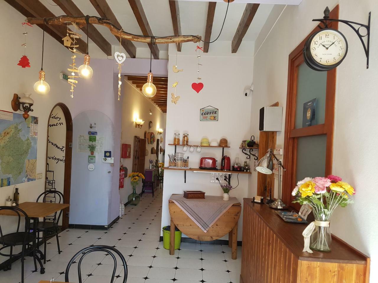 Hostal Ca'N Tiu Alaro Exterior photo